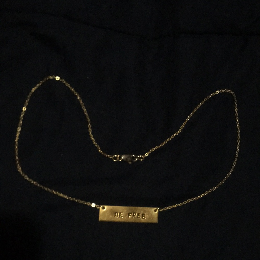 Gold tone Necklace ‘Be Free’ plaque pendant